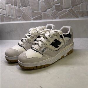 New Balance 550 White and Black Sneakers W6 M4.5